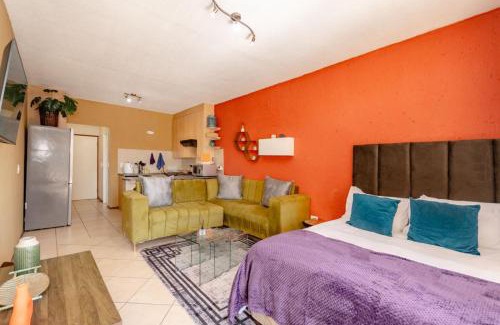 Lone Hill Apartment | Urban Oasis Studio with balcony in Fourways