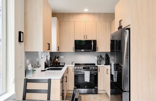 Roosevelt Apartment | Urban Roosevelt/Greenlake Getaway