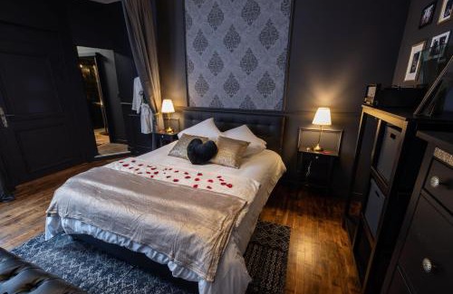 Old Town Apartment | Urban Spa Romantique Chic