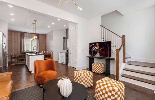 Nashville Cottage | Urban Spur-walk 2 Breweries-mins to Broadway