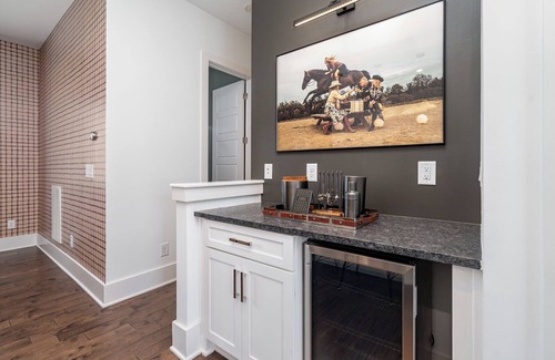 Nashville Cottage | Urban Spur-walk 2 Breweries-mins to Broadway