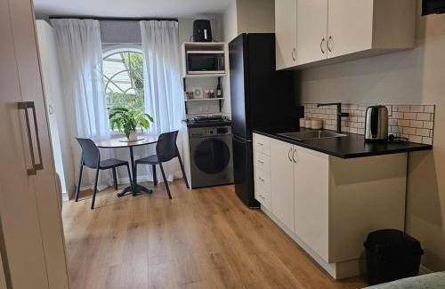 Avondale Apartment | Urban Studio Oasis