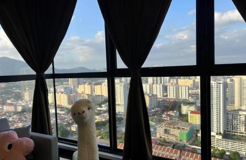 George Town Apartment | Urban Suites R l 6pax 2R2B l SeaView &CityView l Georgetown
