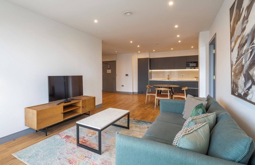 Tottenham Hale Apartment | Urban Vista Rooftop Living