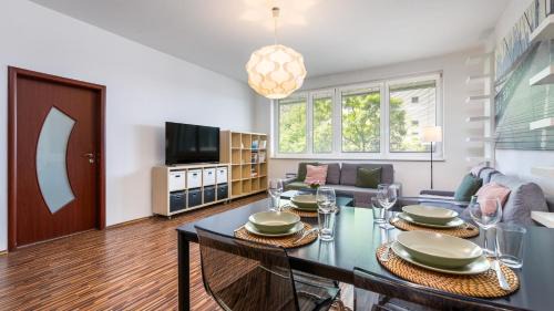 Nove Mesto Apartment | UrbanElegance Escape, top location, private parking