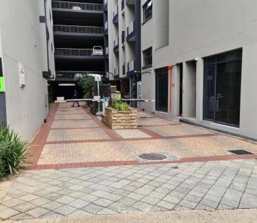 Umhlanga Apartment | Urbanparkezstay A024