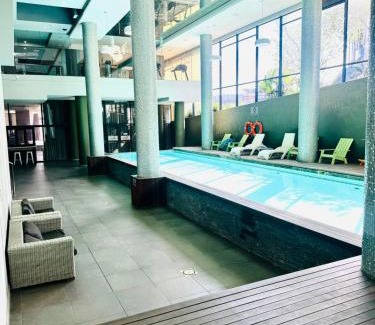 Umhlanga Apartment | Urbanparkezstay A024