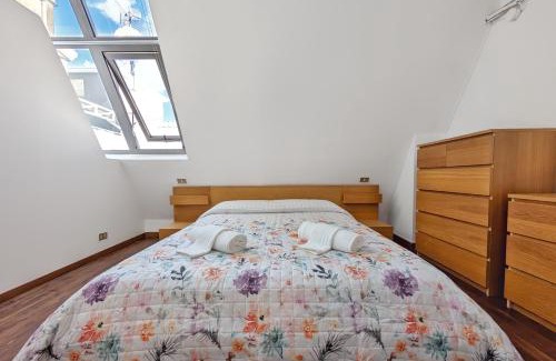 Crema Apartment | Urbino Loft - City Center on foot