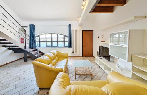 Crema Apartment | Urbino Loft - City Center on foot