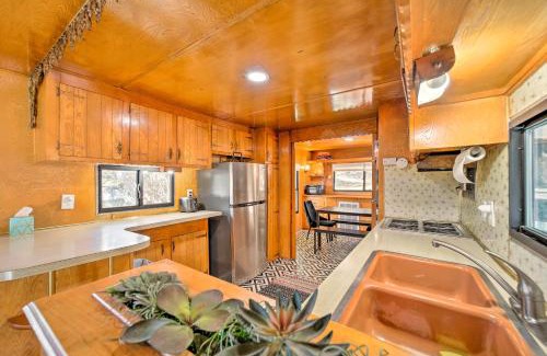 Payson House | Hot Tub and Deck Waterfront Escape in Payson!