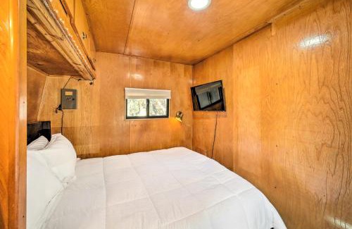 Payson House | Hot Tub and Deck Waterfront Escape in Payson!