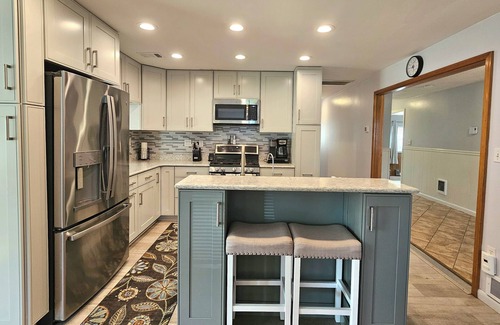 Chance House | Kelley's Shorehouse on eastern shore of MD at Chance/Deal Island. Pet-Friendly!