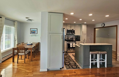 Chance House | Kelley's Shorehouse on eastern shore of MD at Chance/Deal Island. Pet-Friendly!