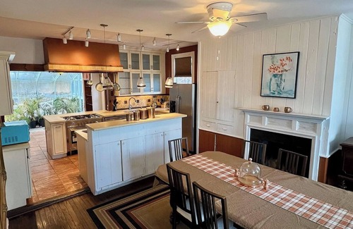 Nyack House | US OPEN "The Stable" A Charming 3-bedroom house in Nyack with a TENNIS COURT
