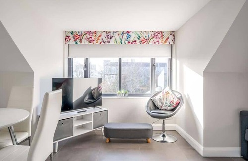 Belfast City Centre Apartment | Utility Street - 1-bed Apt + Parking