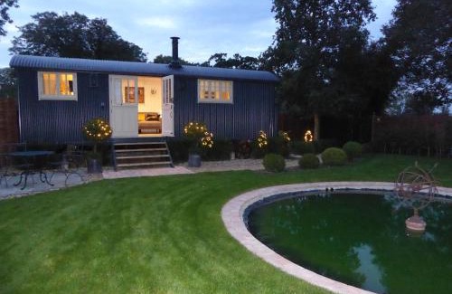 Harleston House | Utopia