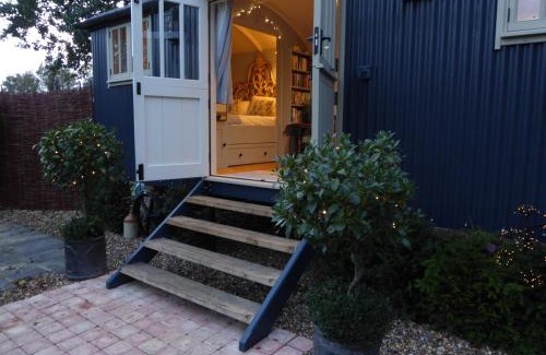 Harleston House | Utopia