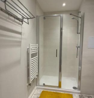 Uxbridge South Apartment | Uxbridge Apartment