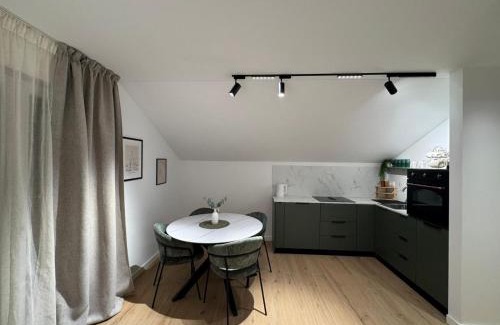 Solin Apartment | V-Ana