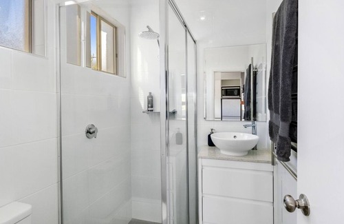 Coolah Apartment | V Coolah Short Stays - Valley View Apartment