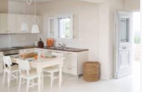 Agios Emilianos House | V&E villa2 on the hill