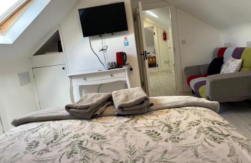 Killarney Apartment | V93C9R0 Stone View Wonderful spacious two bed attic rooms private entrance private bathroom with kitchenette