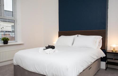 Newcastle-upon-Tyne Apartment | Vacant Nests The Tynemouth 3br Wifi