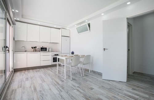 Caleta de Fuste Villa | Vacation Villa 'Bellavista Luxury Home' with Sea View, Private Pool and Wi-Fi