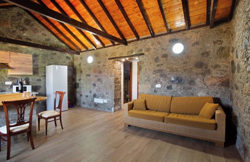 La Aldea de San Nicolas House | Vacation Home 'Villa Paraiso Aldeano 1' with Mountain View, Shared Pool and Wi-Fi