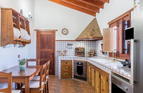 La Aldea de San Nicolas House | Vacation Home 'Casa Costera Playa de Tasarte' with Sea View, Terrace & Wi-Fi