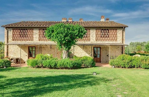 San Pietro in Bossolo House | Vacation Home in Tavarnelle Val Di Pesa with 2 bedrooms sleeps 4