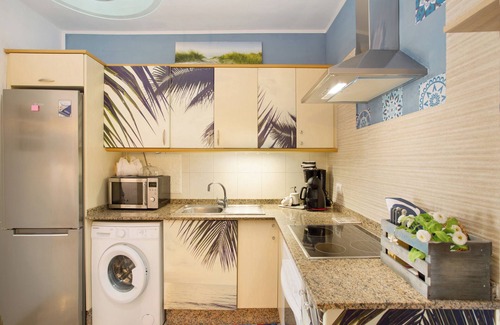 Castillo del Romeral Apartment | Vacation Apartment 'Casa Siryo' with Mountain View, Private Terrace and Wi-Fi