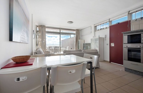 El Medano Apartment | Vacation Apartment "Casa Médano 17" with Sea & Mountain Views & Wi-Fi