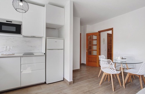 Puerto del Rosario Apartment | Vacation Apartment 'Apartamento Puerto Playa' with Balcony