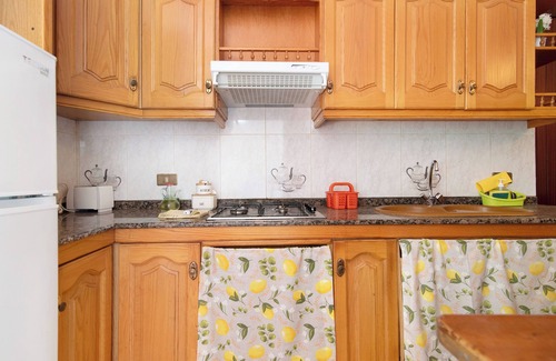 La Solana Villa | Vacation Apartment 'Vivienda V Torres 2' with Private Terrace and Wi-Fi