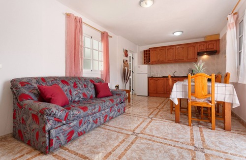 Piedra Hincada Apartment | Vacation Apartment 'Ático La Estrella' with Mountain View and Private Terrace