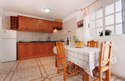 Piedra Hincada Apartment | Vacation Apartment 'Ático La Estrella' with Mountain View and Private Terrace