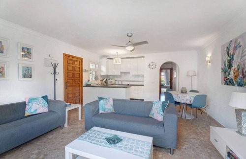 Complejo turistico Amarilla Golf Apartment | Vacation Apartment 'Blue Dream Pebble Beach' with Sea View, Shared Pool and Wi-Fi