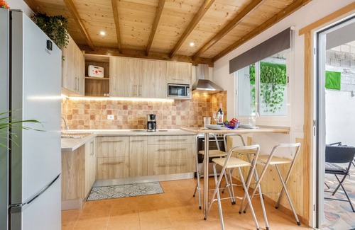 Buen Paso Apartment | Vacation Apartment 'Apartamento Vemar' with Sea View, Shared Terrace and Wi-Fi