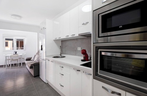 Las Galletas Apartment | Vacation Apartment 'Apartamento Sofia 1' with Private Terrace, Wi-Fi and Air Conditioning