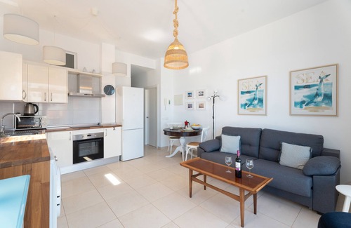 Bajamar Apartment | Vacation Apartment 'Atlantic Sunsets By Agüita Salada' with Sea View, Balcony and Wi-Fi