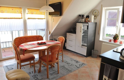 Norddeich Apartment | Vacation apartment close to the beach for up to 4 people, 2 bedrooms Wlan on the upper floor
