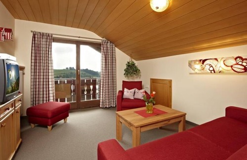 Bad Kohlgrub Bed & Breakfast | Vacation apartment Jägerhaus - Guesthouse Alpina