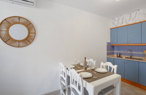 Lomo Quiebre Apartment | Vacation Apartment 'Mangueros Suite 18 Puerto de Mogán' with Mountain View and Shared Pool