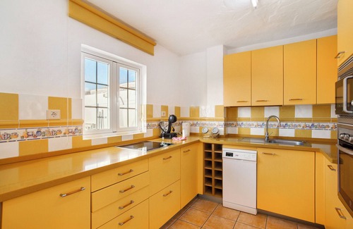 Balito Apartment | Vacation Apartment 'Casa Los Caideros' with Sea View, Shared Pool and Wi-Fi