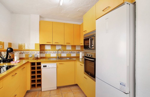 Balito Apartment | Vacation Apartment 'Casa Los Caideros' with Sea View, Shared Pool and Wi-Fi