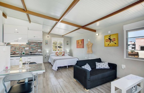 Arico Apartment | Vacation Apartment 'Estudio Calima' with Sea View, Private Terrace and Wi-Fi