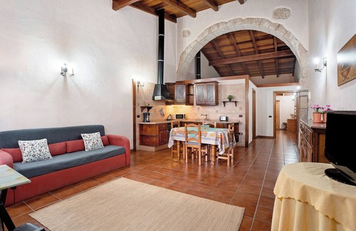 Las Galletas Apartment | Vacation Apartment 'Finca La Bonita Ap M2' with Shared Pool, Shared Terrace and Wi-Fi