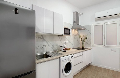 Playa de Arinaga Apartment | Vacation Apartment "Gofiobeach" with Private Terrace, Wi-Fi and Air Conditioning