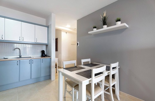 Chayofa Apartment | Vacation Apartment 'Isabel Vista Sur' with Sea View, Shared Pool and Wi-Fi